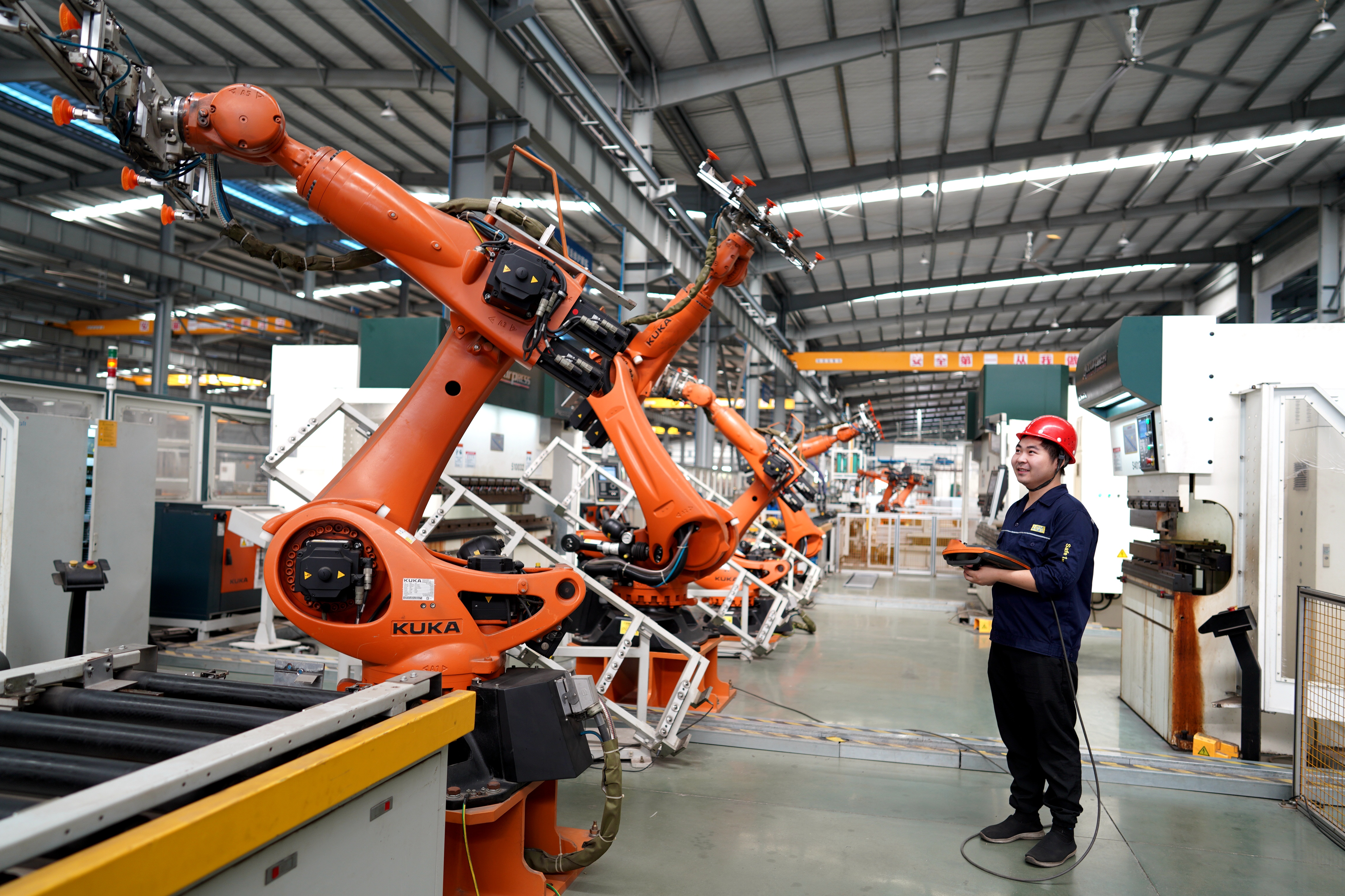 pg电子智能化厅学生产流水线